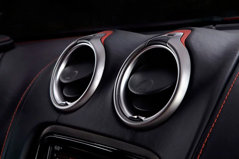 The 2013 SRT Viper interior