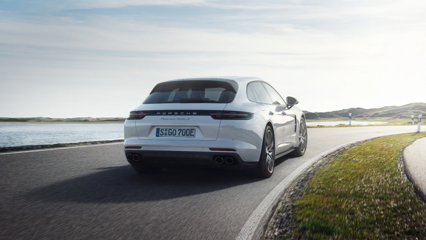 With 680 hp, the Sport Turismo takes just over 3 seconds to hit 100 km/h