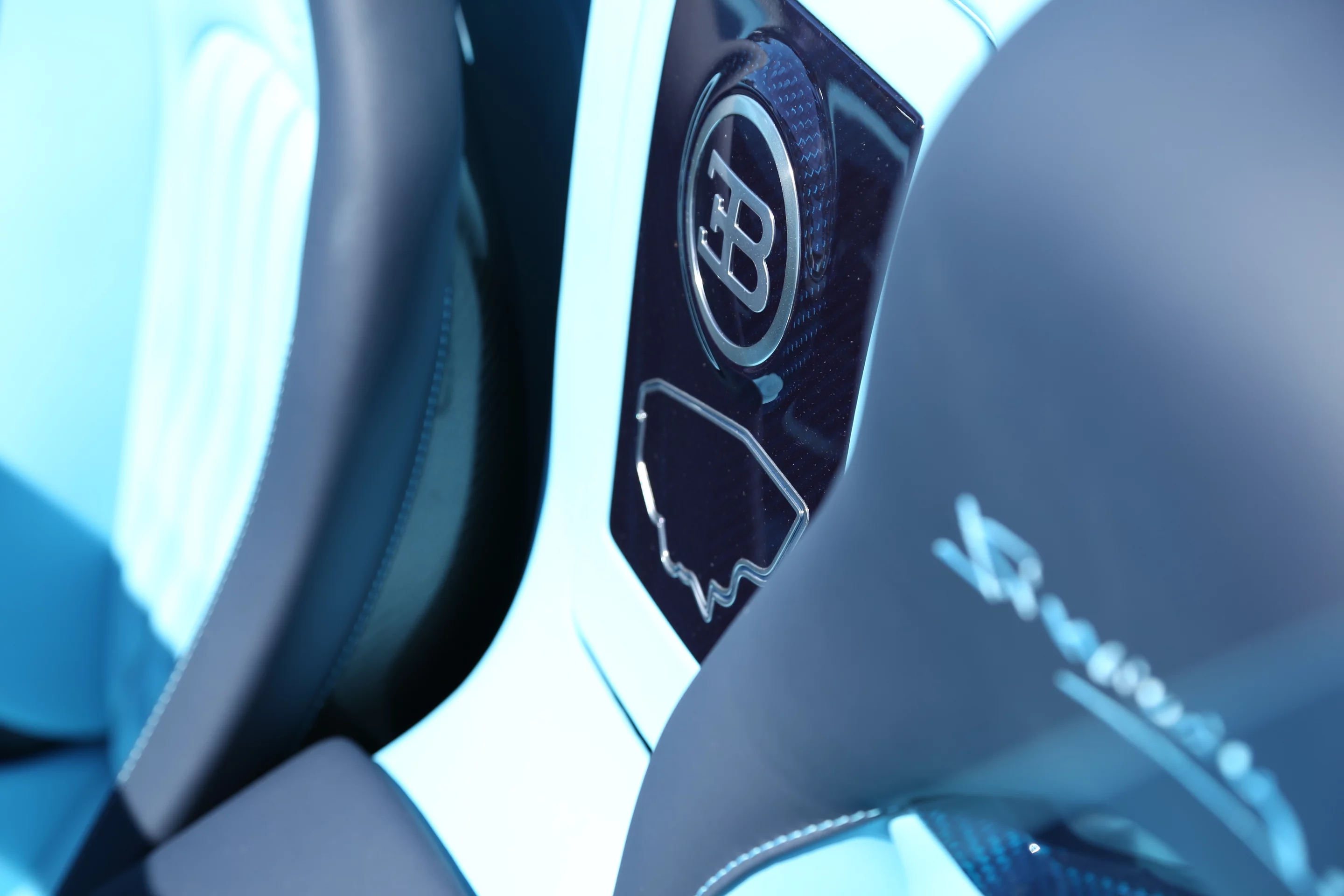 Jean-Pierre Wimille Veyron features a number of limited edition touches, including commemorative stitching and LeMans track insignia between the seats (Photo: Angus MacKenzie/Gizmag.com)