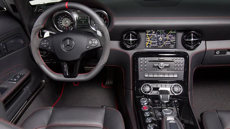 2013 Mercedes-Benz SLS AMG GT Coupé interior