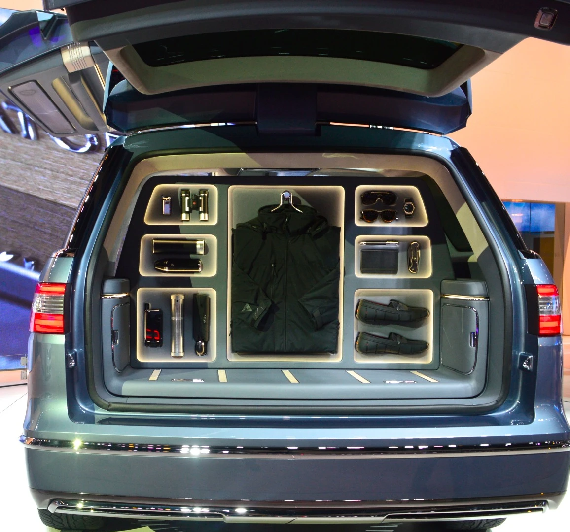 The 2016 Lincoln Navigator Concept gentleman's wardrobe