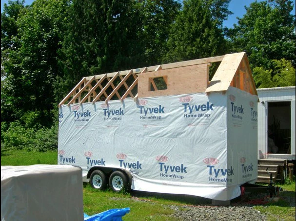 Building of the Tiny Tack House (Photo: Christopher Tack)