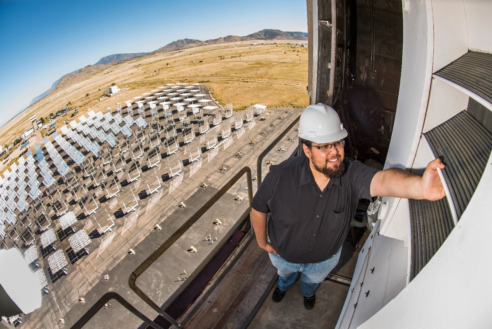 Engineers from Sandia National Laboratories have developed a new type of receiver for concentrating solar power plants, which should improve the sunlight capture efficiency of smaller facilities