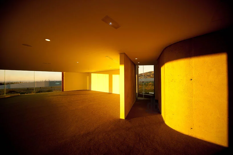 The interior concrete walling and roof system provides the structure with passive thermal mass heating and cooling