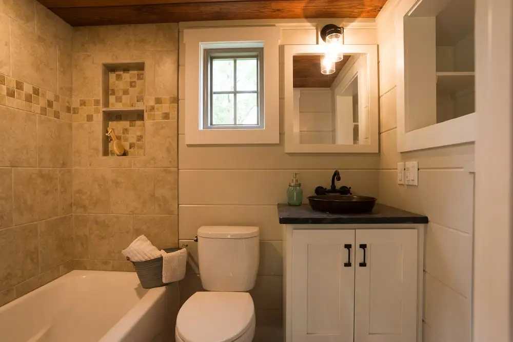 Another shot of the Retreat's bathroom