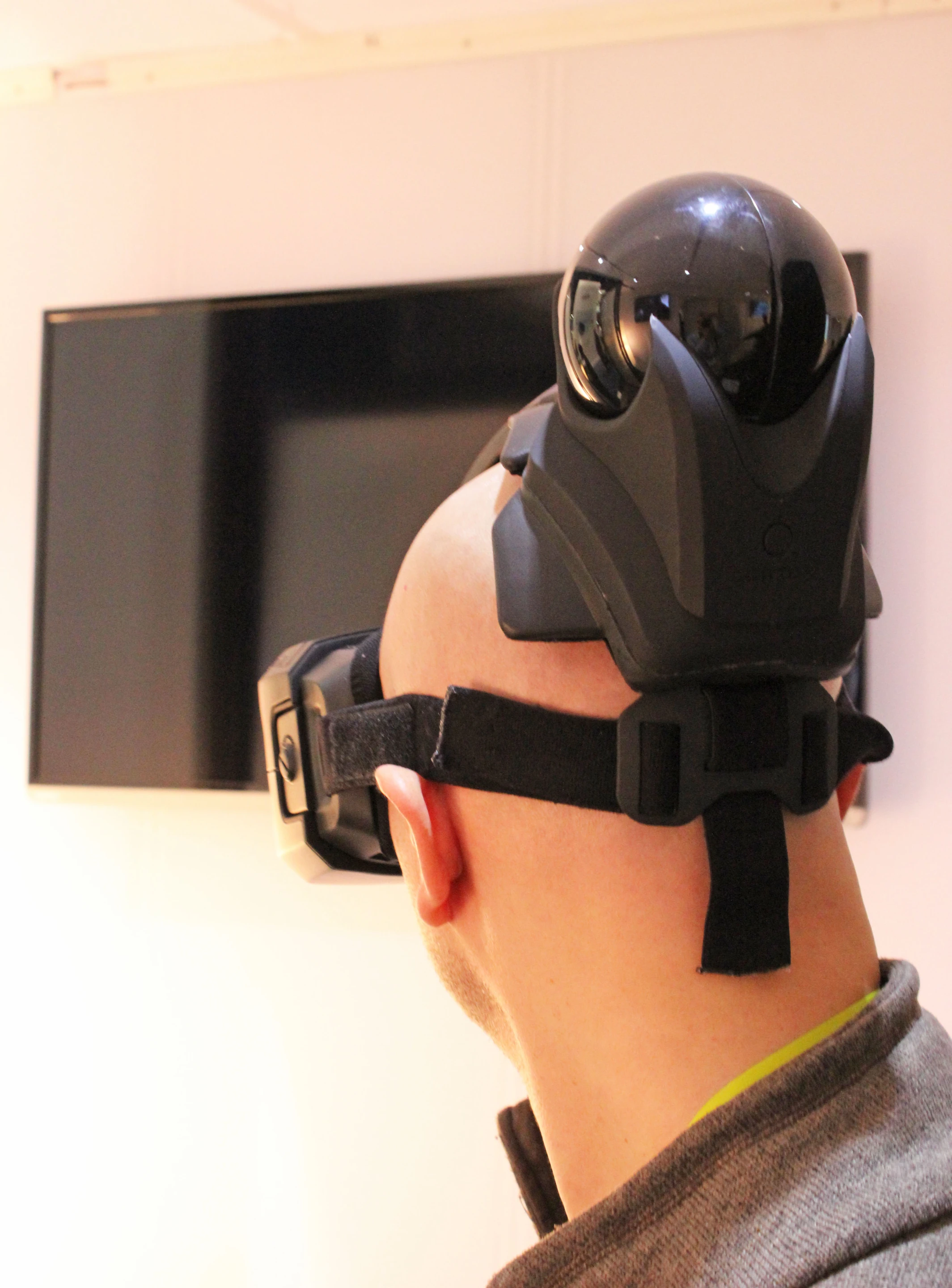 If you're going to look goofy, why not go all in? (Photo: Will Shanklin/Gizmag.com)