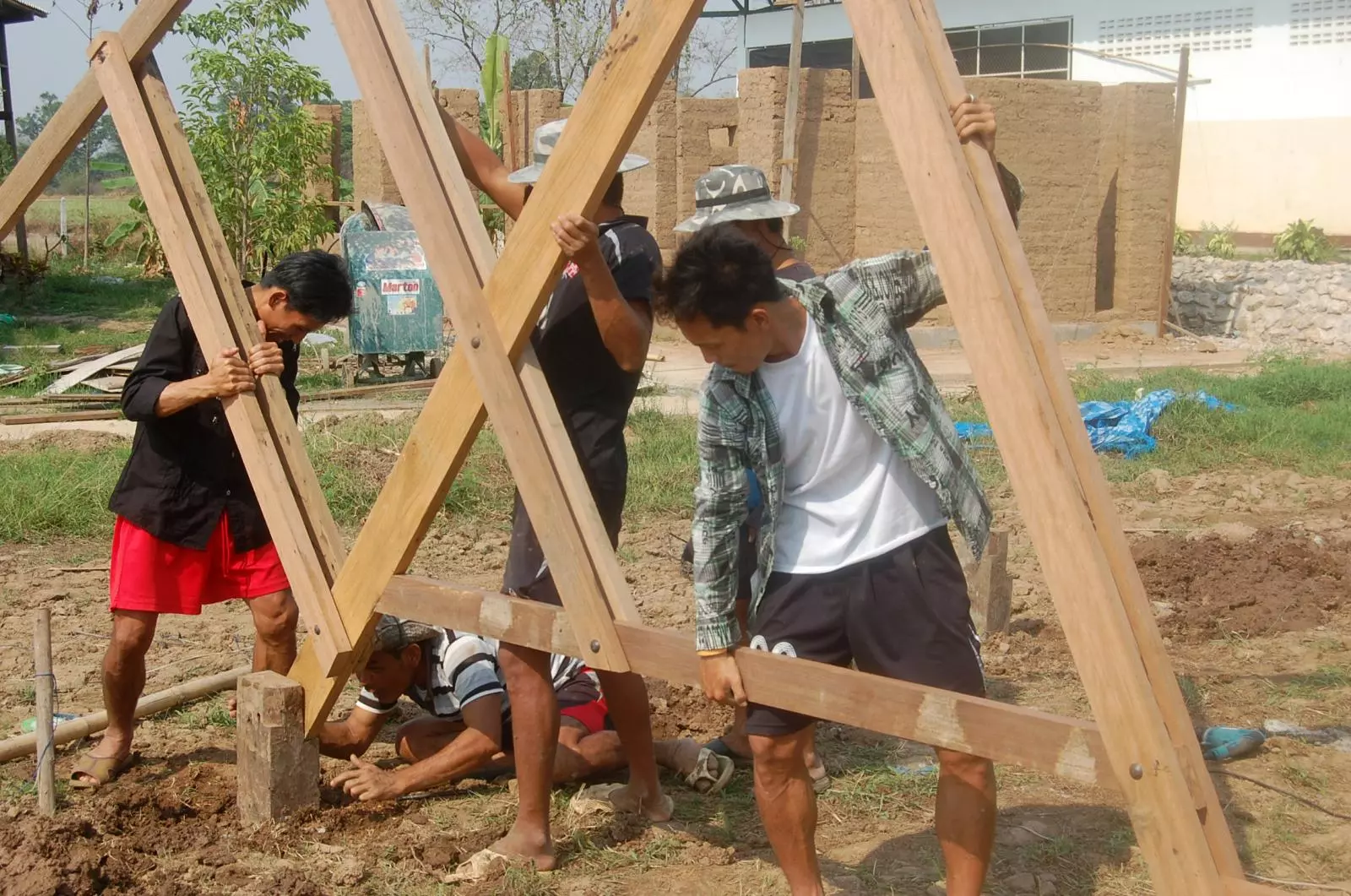 The decision to design with local traditional construction methods in mind was made in order to make future maintenance of the buildings easy (Photo: Line Ramstad/Allyse Pulliam)