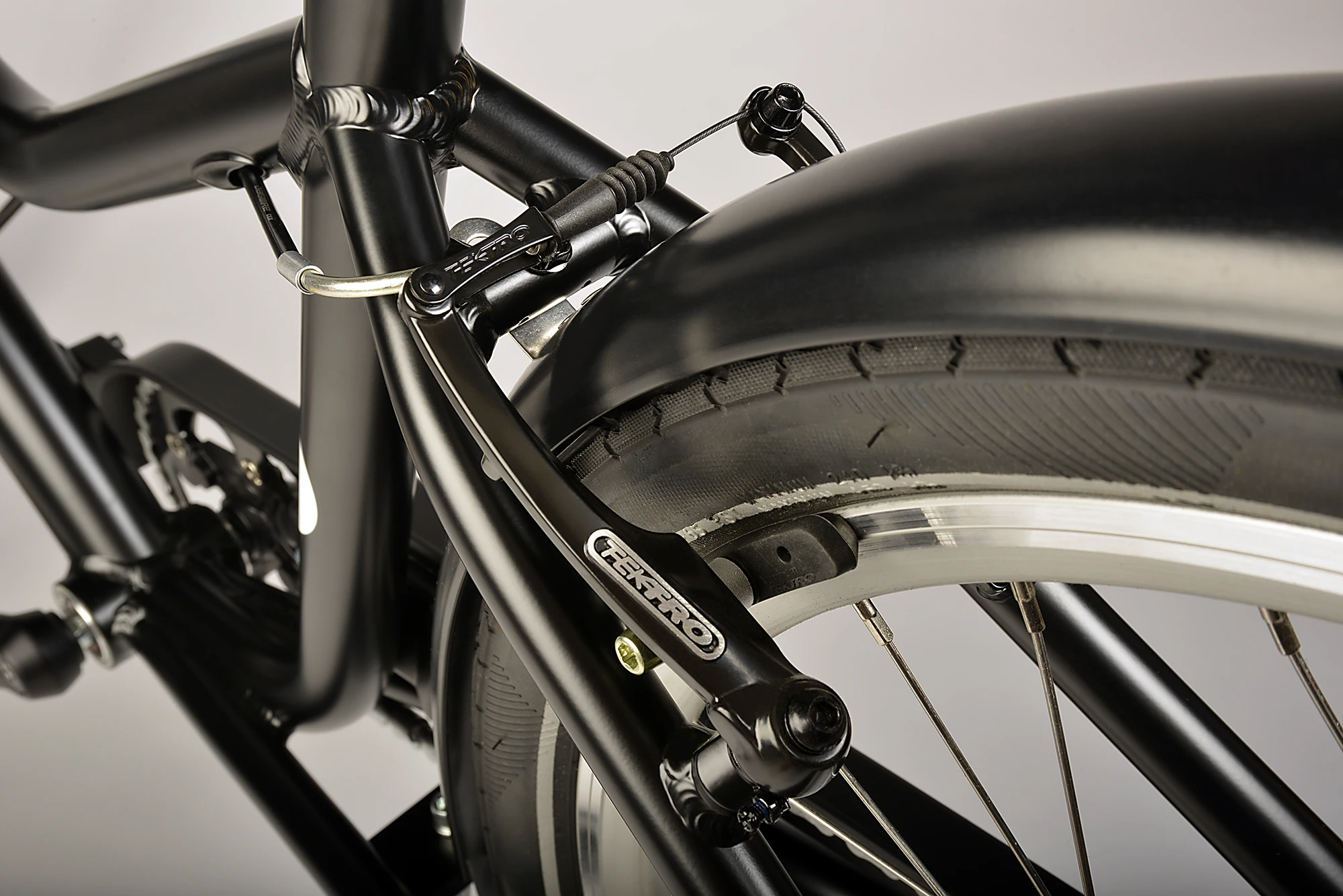 The Autobike Voyage ST's rim brakes