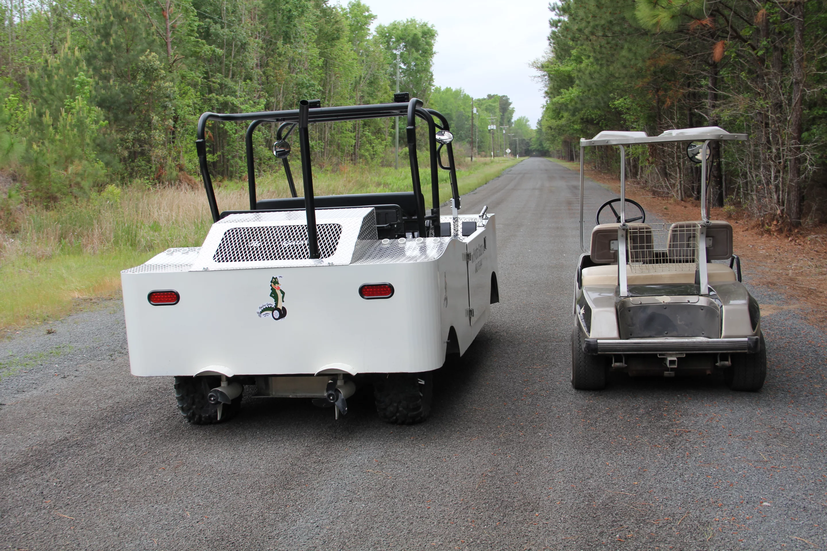 CAMI's new US$60,000 Hydra Gator is a diesel-electric hybrid amphibious vehicle not much bigger than a golf cart