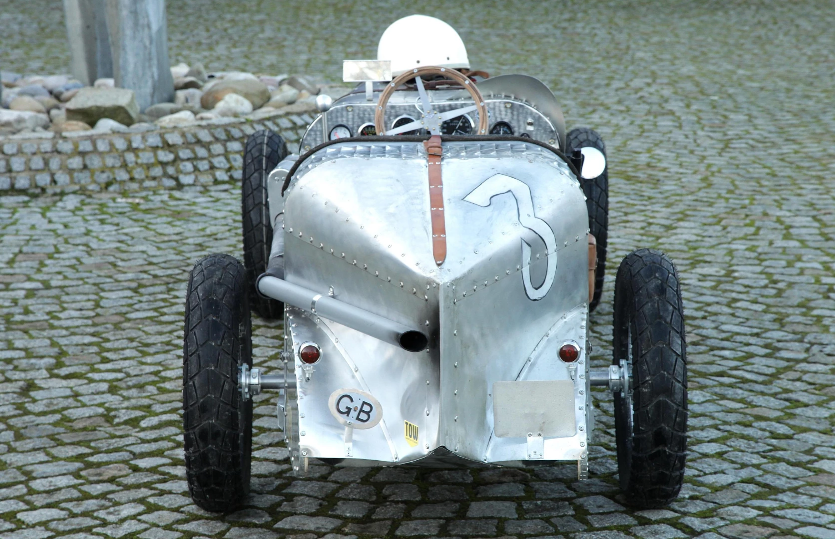 This hand-made 1920s Bentley 4½-Liter Replica Children's Car is to be auctioned at Bonhams' Les Grandes Marques du Monde au Grand Palais auction sale on February 8, 2018 and is estimated to sell for between €5,000 and €7,000