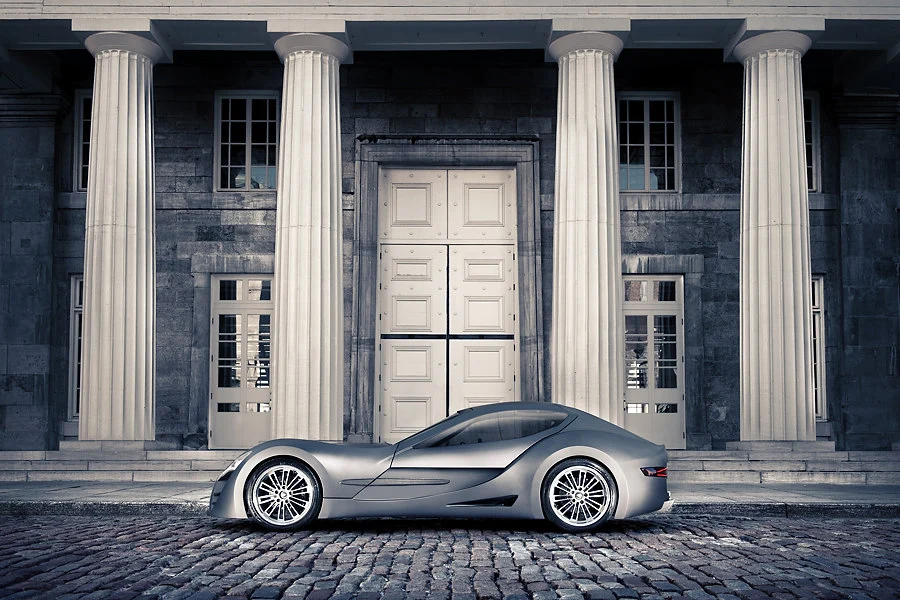 The Felino cB7 is mid-forward engined