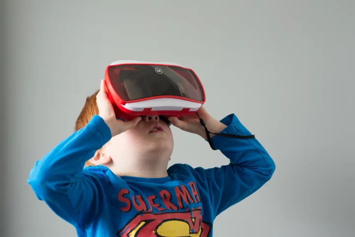 Gizmag reviews the Mattel View-Master Virtual Reality