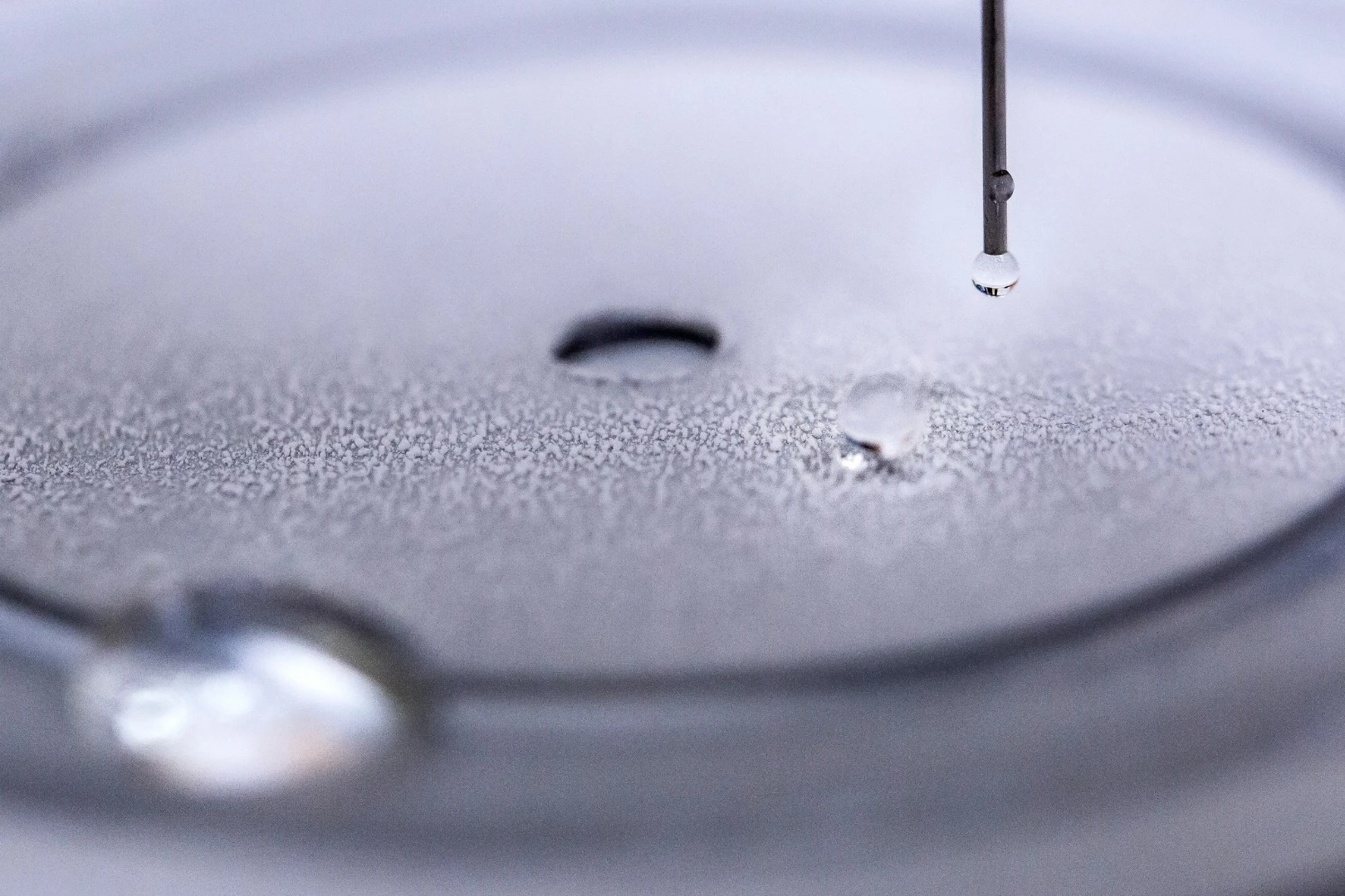 A new superhydrophobic, self-healing material is said to be hundreds of times more durable than comparable water-repellent coatings