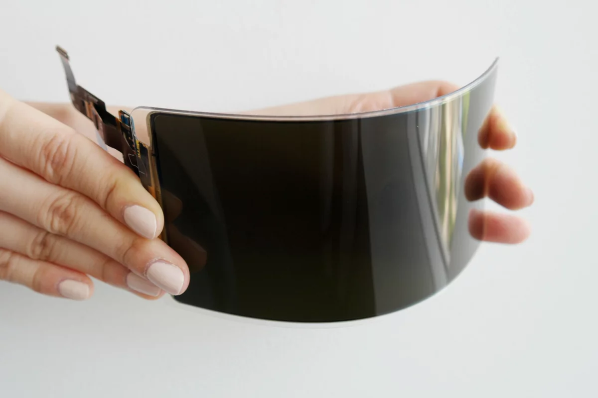 Samsung's new OLED panel ditches glass for a flexible plastic cover