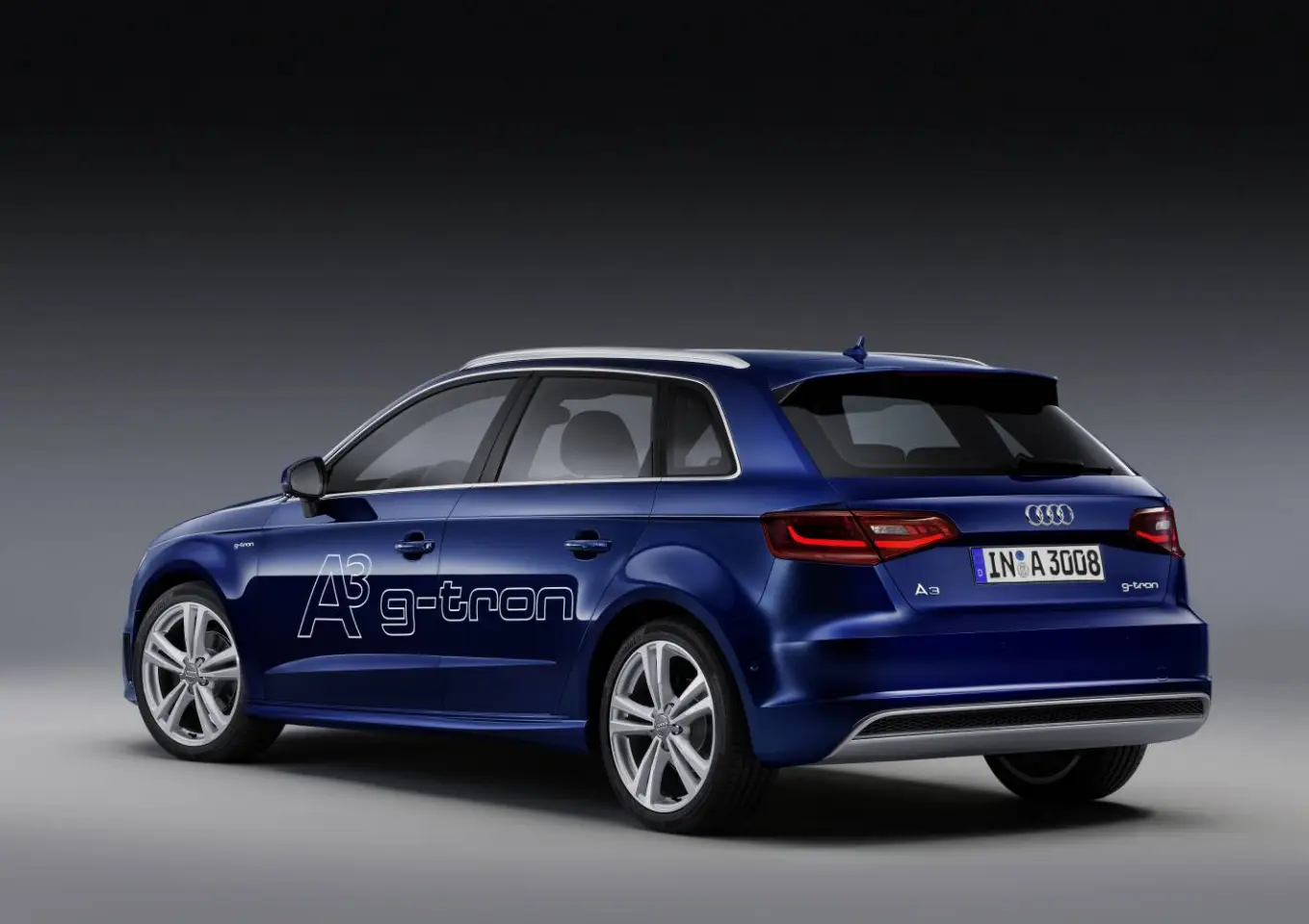 The g-tron consumes only 3.5 kg/100 km (7.7 lbs per 62 miles) of CNG with a range of 1,300 km (807 miles)