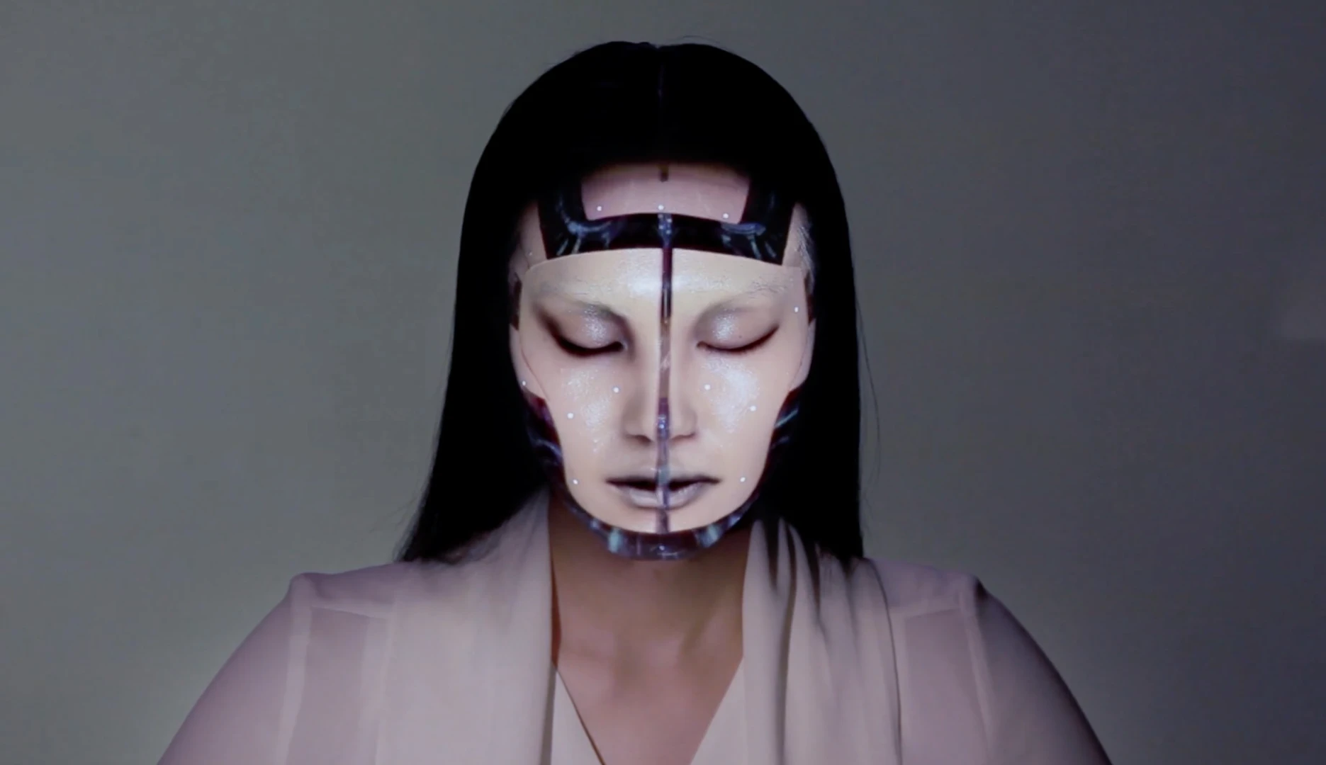 Omote was one of Asai's early facial projection mapping projects