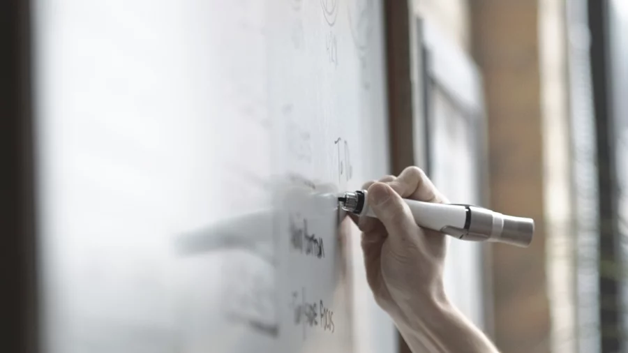 The Equil Smartmarker can stream notes made on a whiteboard surface to mobile devices