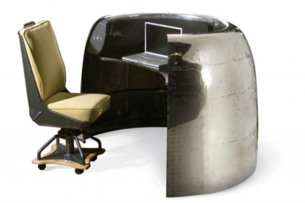The MotoArt DC-6 cowling airplane desk preserves aviation history in a distinctively modern way