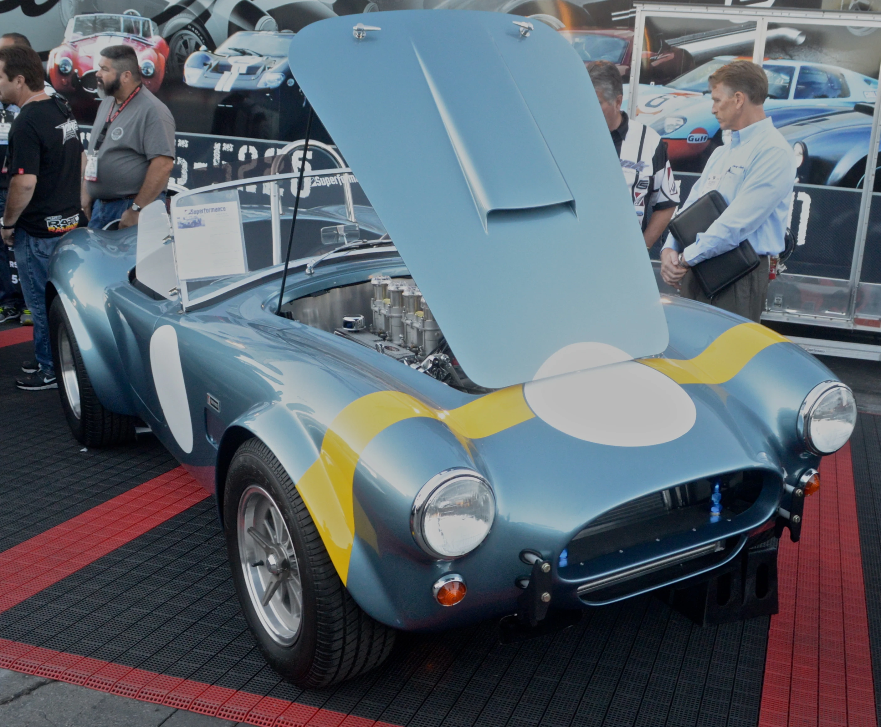 Superperformance's MKII FIA is designed as a replica of 1960s Cobra 289 race cars (Photo: C.C. Weiss/Gizmag)