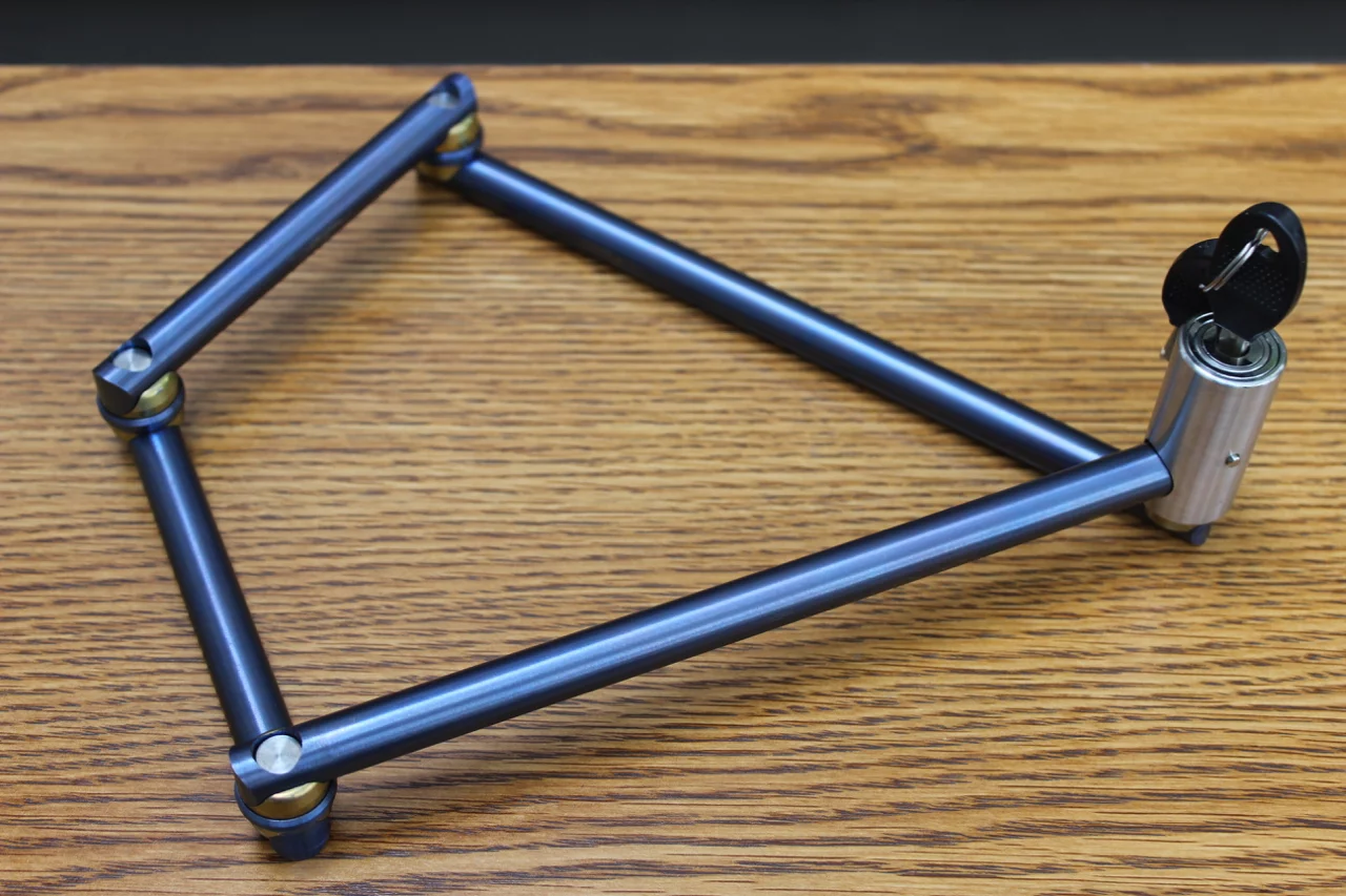 The 560G weighs just 1.23 lb (or 560 grams, hence the name)