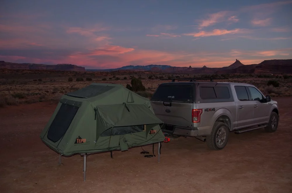 The Hitch 'n Pitch's extendable legs help to level the tent out