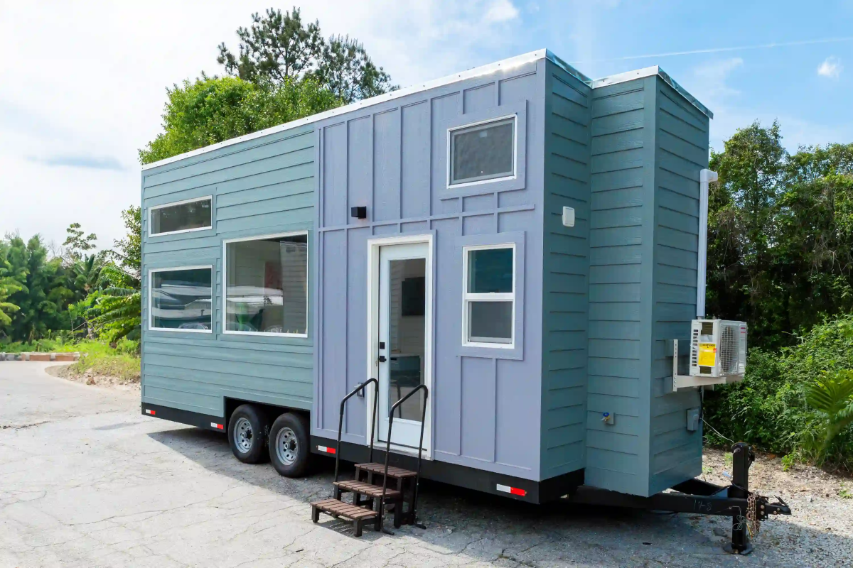 24-ft tiny house finds space to squeeze in three bedrooms