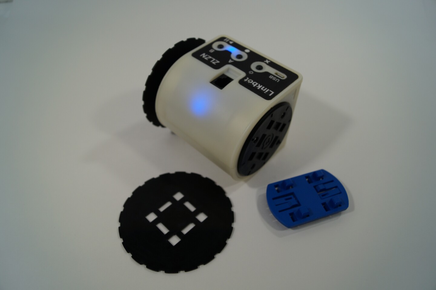 Linkbot modular robot platform grows with your knowledge