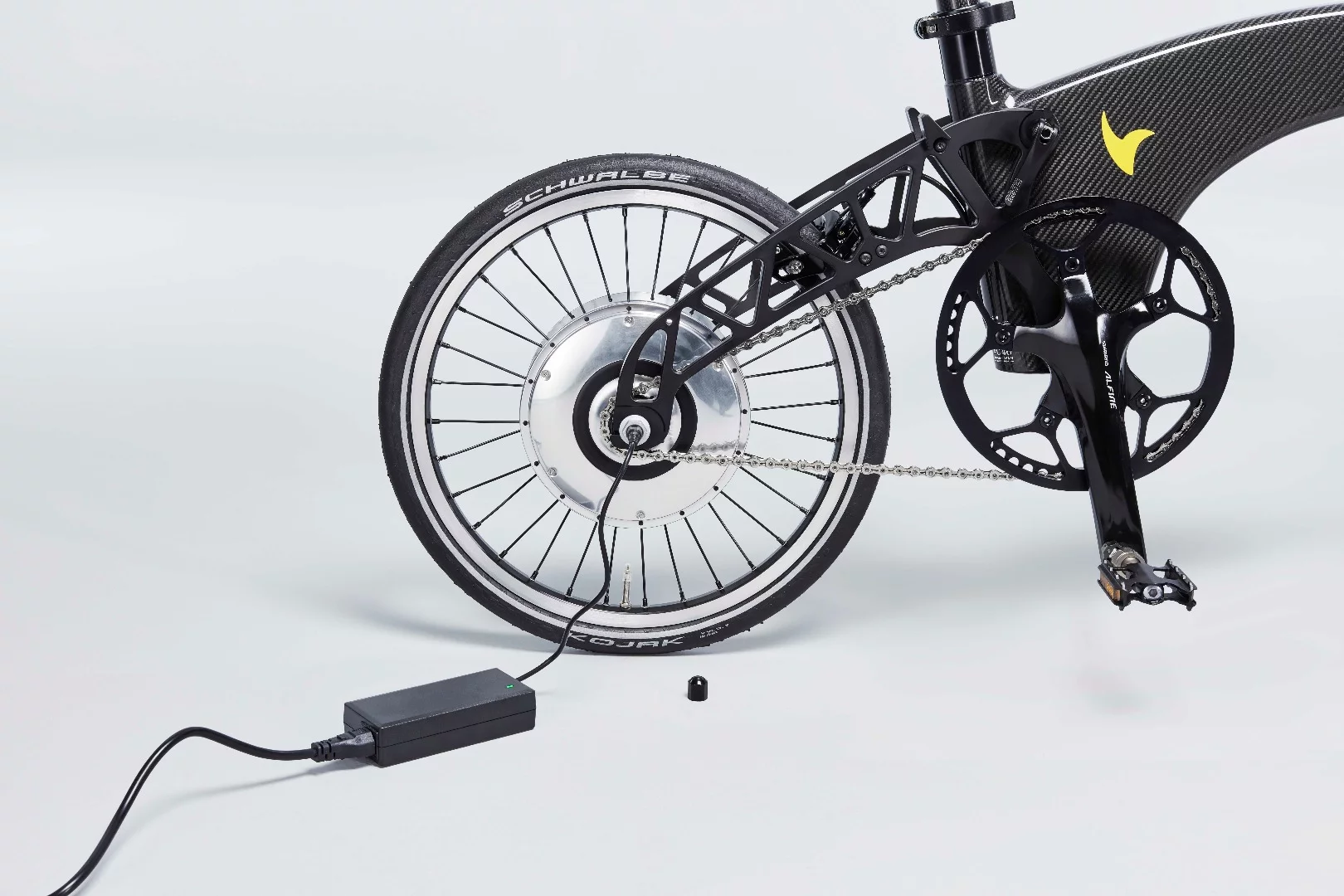 The Hummingbird Electric's battery is integrated into the hub drive, cutting down on bulk. Charging takes 2 to 2.5 hours