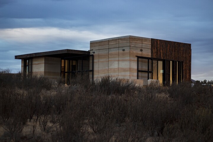 Santerra House is located in El Porvenir, in the center of Valle de Guadalupe, Mexico's popular wine region