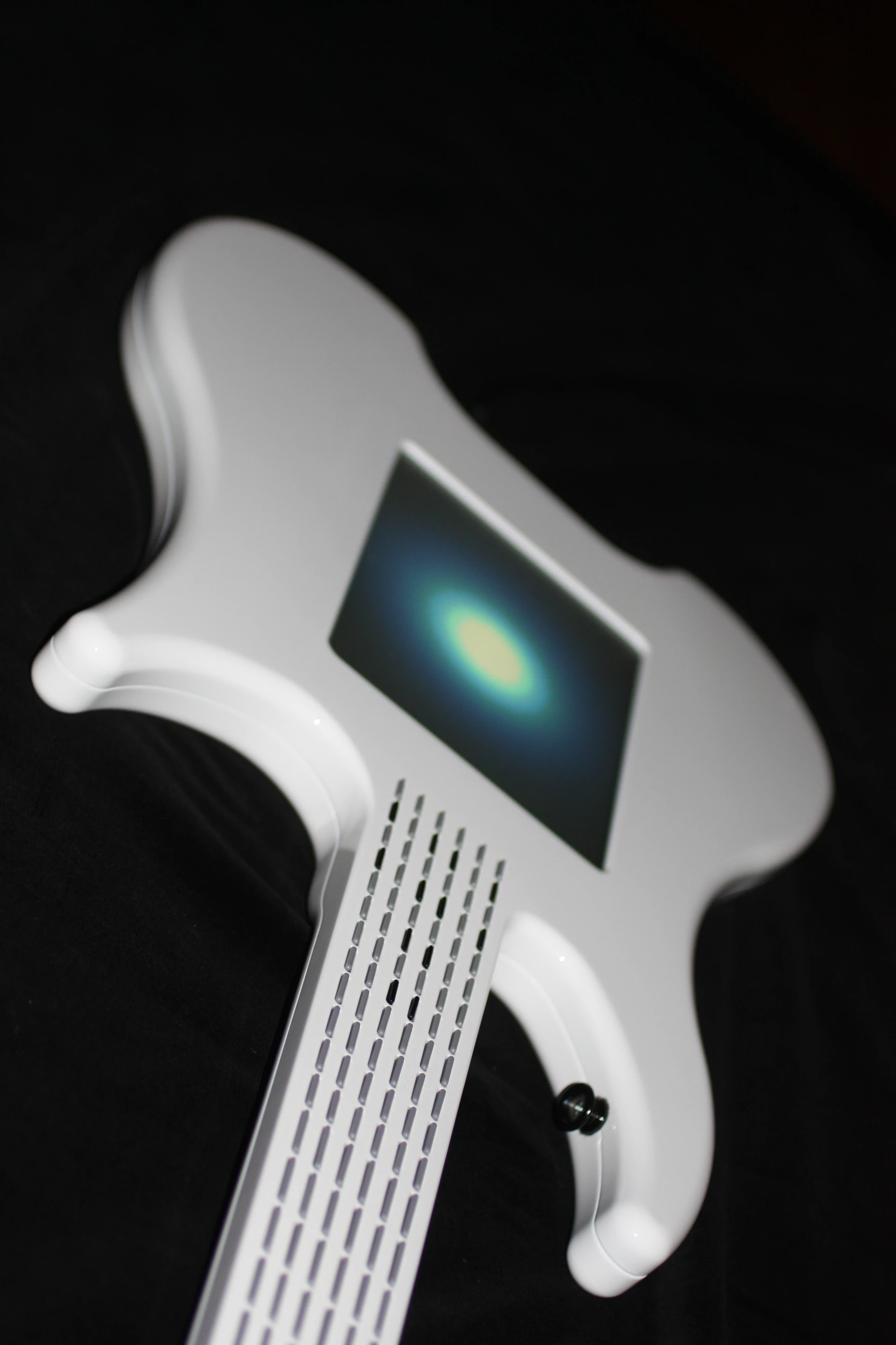 The neck consists of 144 'keycaps' spread across six rows and along 24 'frets'