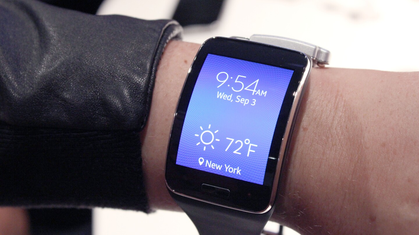Samsung Gear S (Photo: Will Shanklin/Gizmag.com)