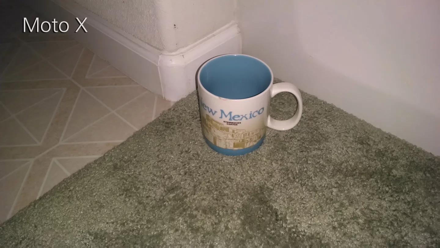 Moto X: dark room with flash