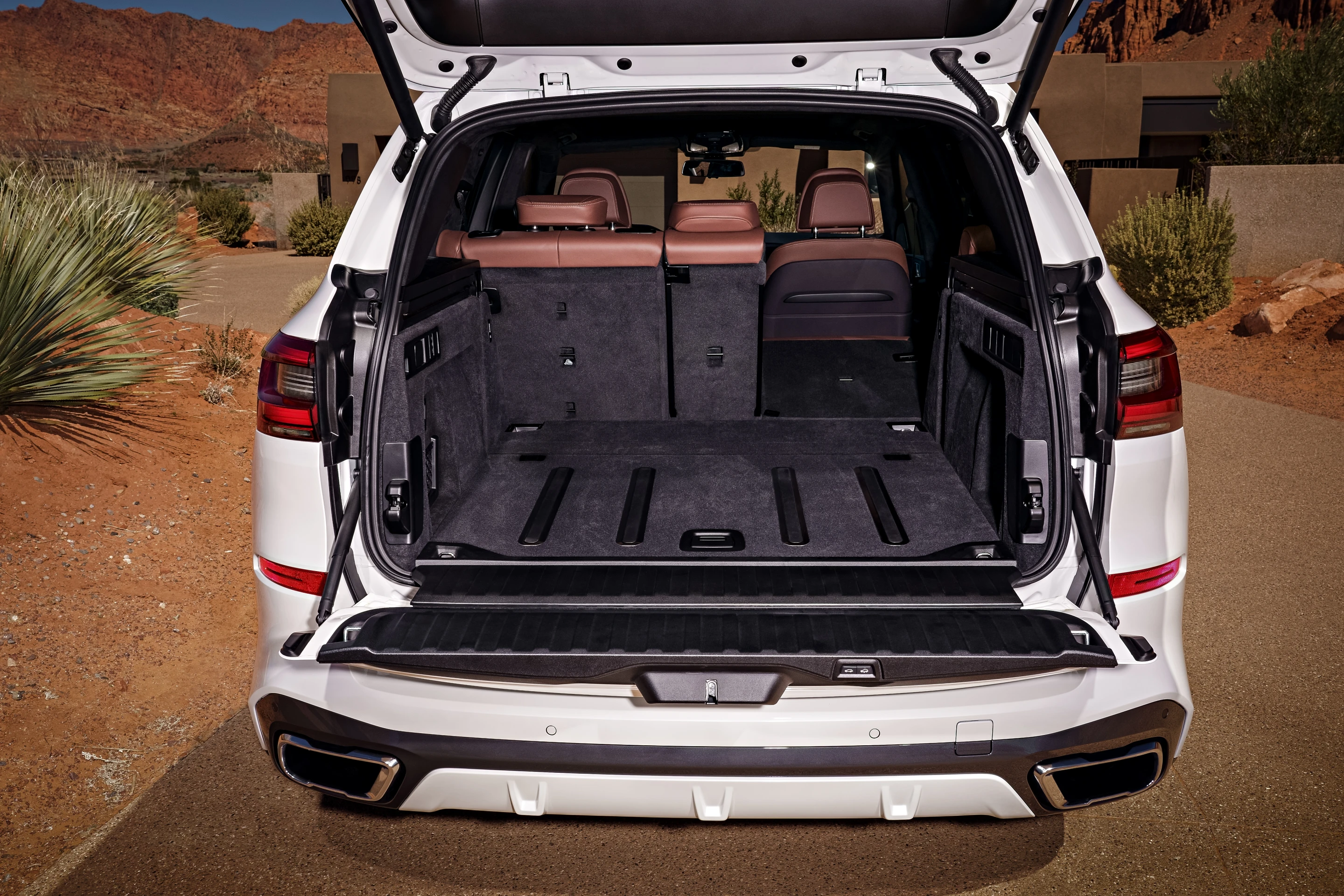 Boot capacity in the new BMW X5 is listed as 1,860 L with the seats folded down, and 645 L with them left up
