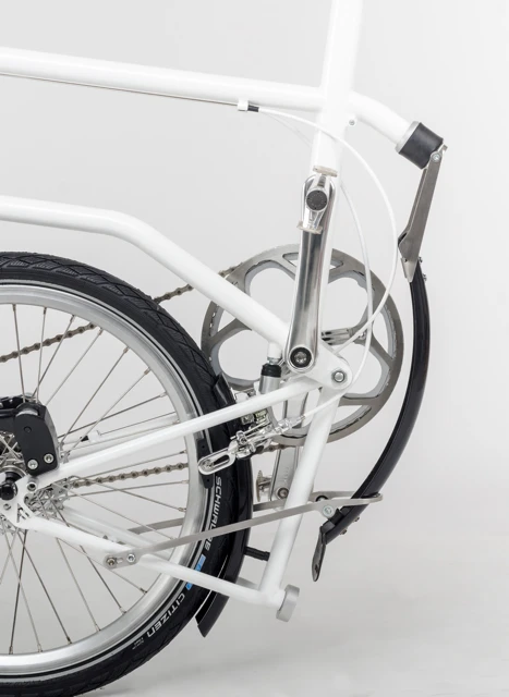 ... and a folding rear fender