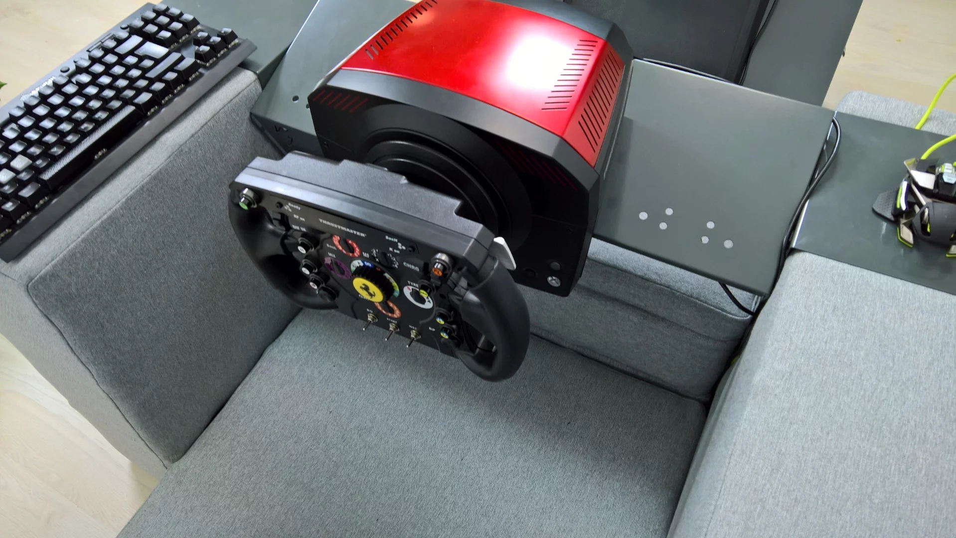 Alternative gaming setup by BiT