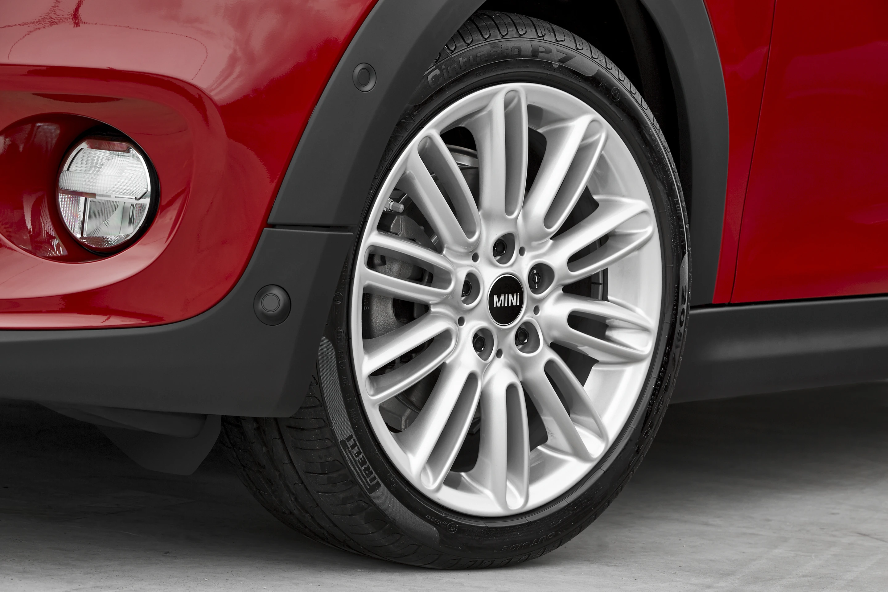 Mini Cooper wheel detail