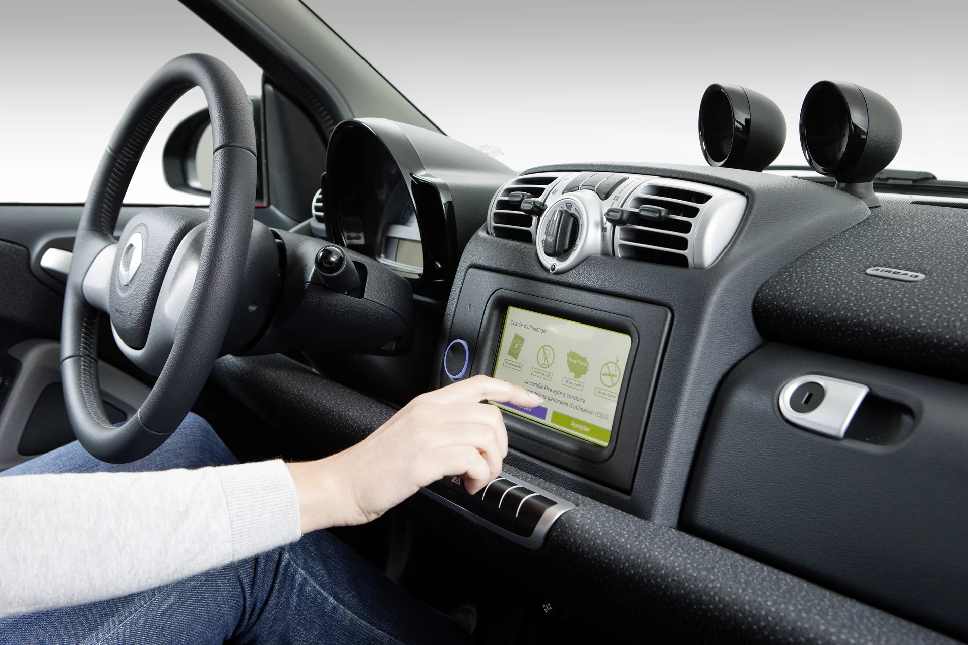 The car2go edition's touchscreen control unit