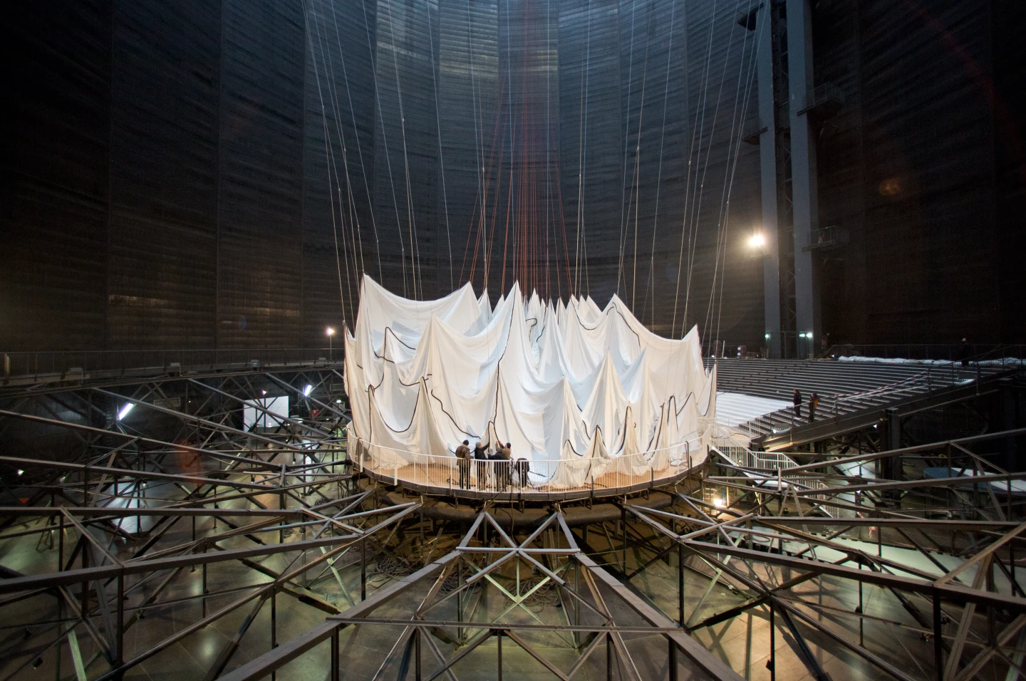 4,500 meters (14,763 feet) of rope was used in the construction of Big Air Package (Photo: Wolfgang Volz)