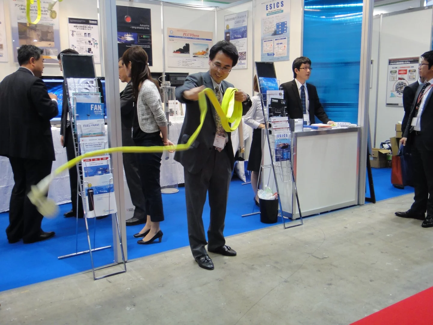 The hoses spray out water at a force of 0.2 megapascals