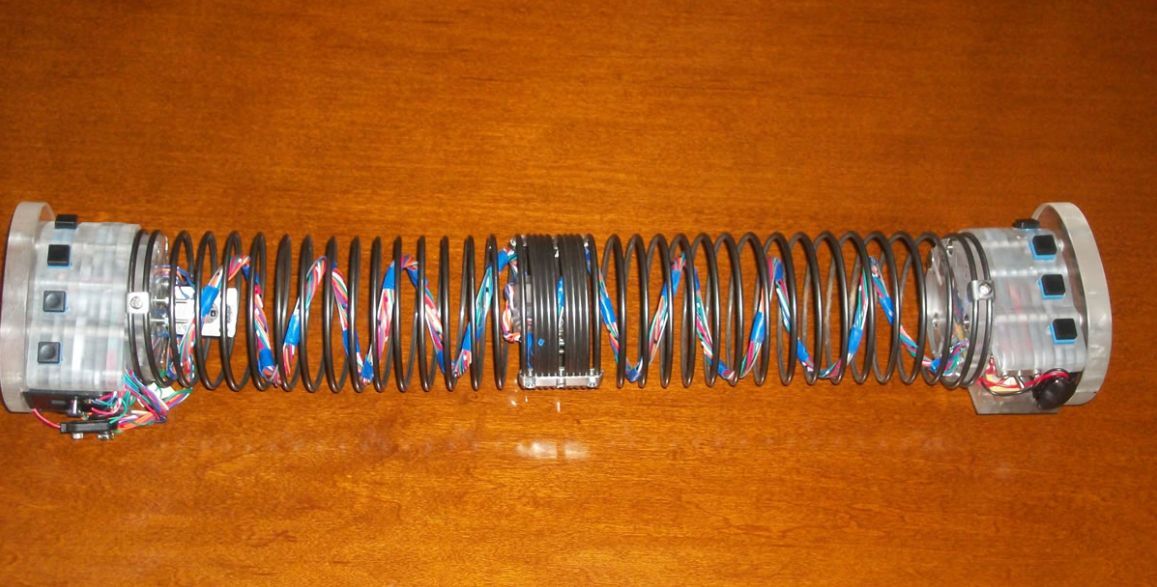 The Sonik Spring is equipped with three gyroscopes and three accelerometers, one of each located in its two hand controllers and a single mid-spring-located module