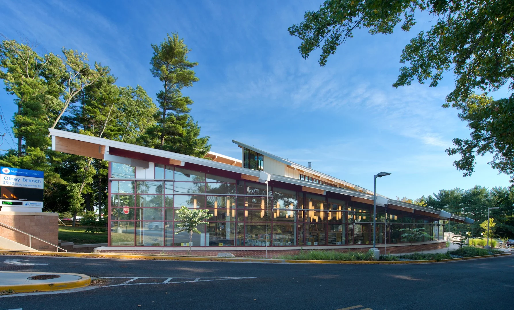 Olney Branch Montgomery County Public Libraries by The Lukmire Partnership, Inc. won the Regional Excellence award