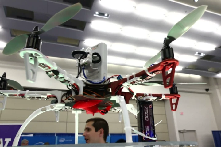The Wi-Fi range-extending drone developed by UNT researchers