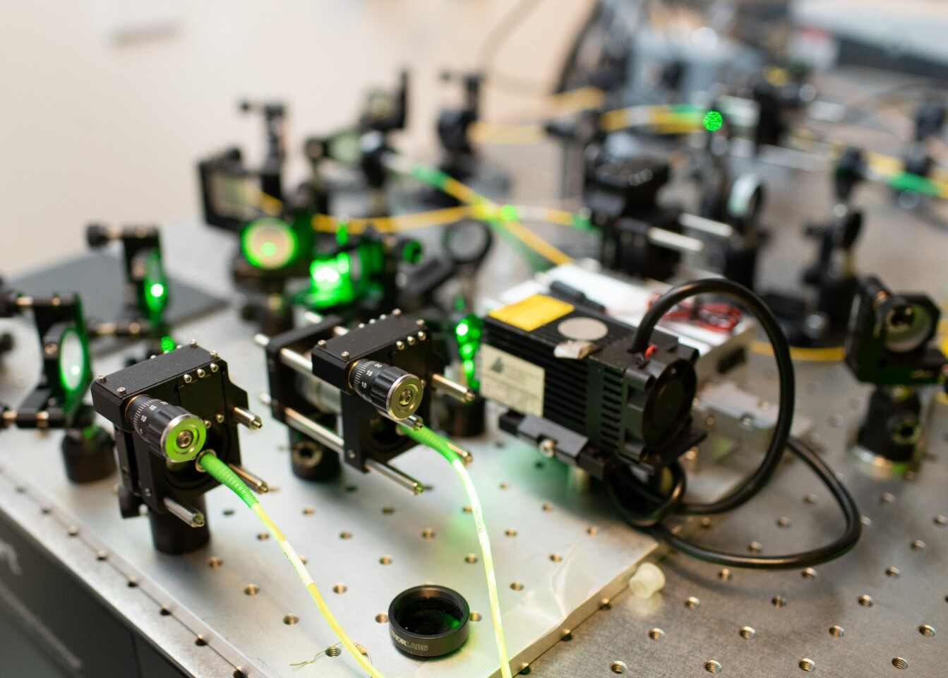 The setup used to demonstrate the new all-optical nanothermometry technique