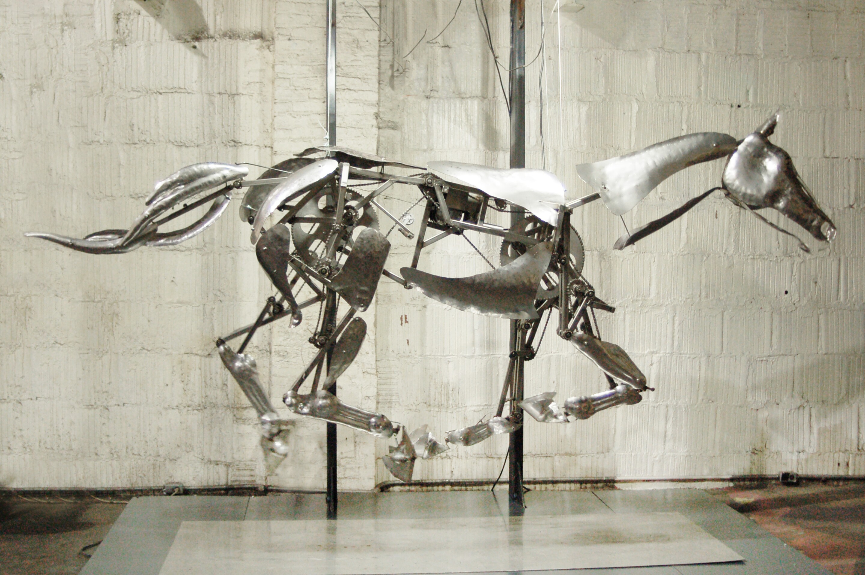 Artist creates animated lifesize Mechanical Horse
