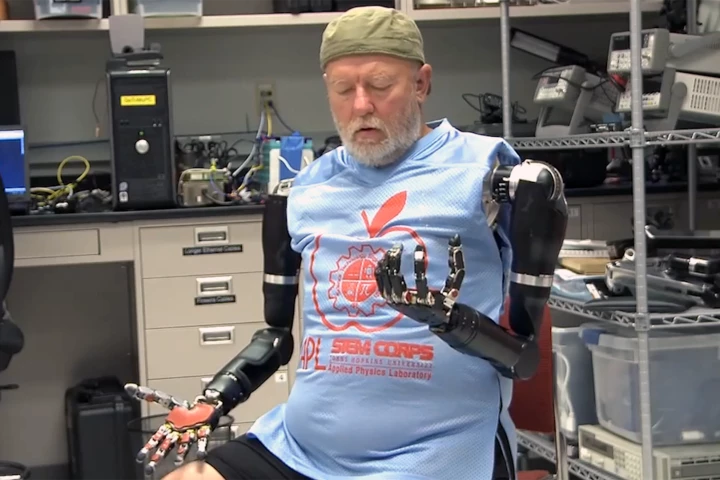 The new technology allowed test subject Leslie Baugh to simultaneously control a combination of motions across both arms – a first for the field