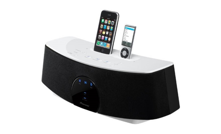 Part of the Duo system from Pioneer, the XW-NAC1-K can digitally restore compressed audio thanks to Advanced Sound Retriever AIR technology