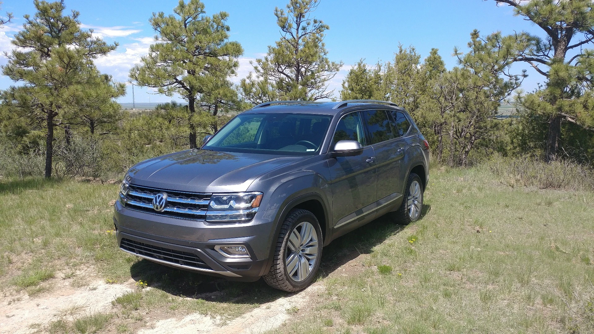The Atlas takes on extremely competitive contenders in the midsize three-row segment and makes a good showing for itself