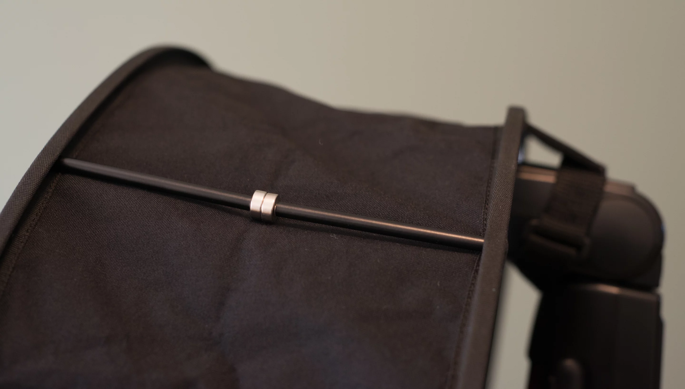 The magnetic poles extend to give the RoundFlash Ring its shape (Photo: Simon Crisp/Gizmag.com)