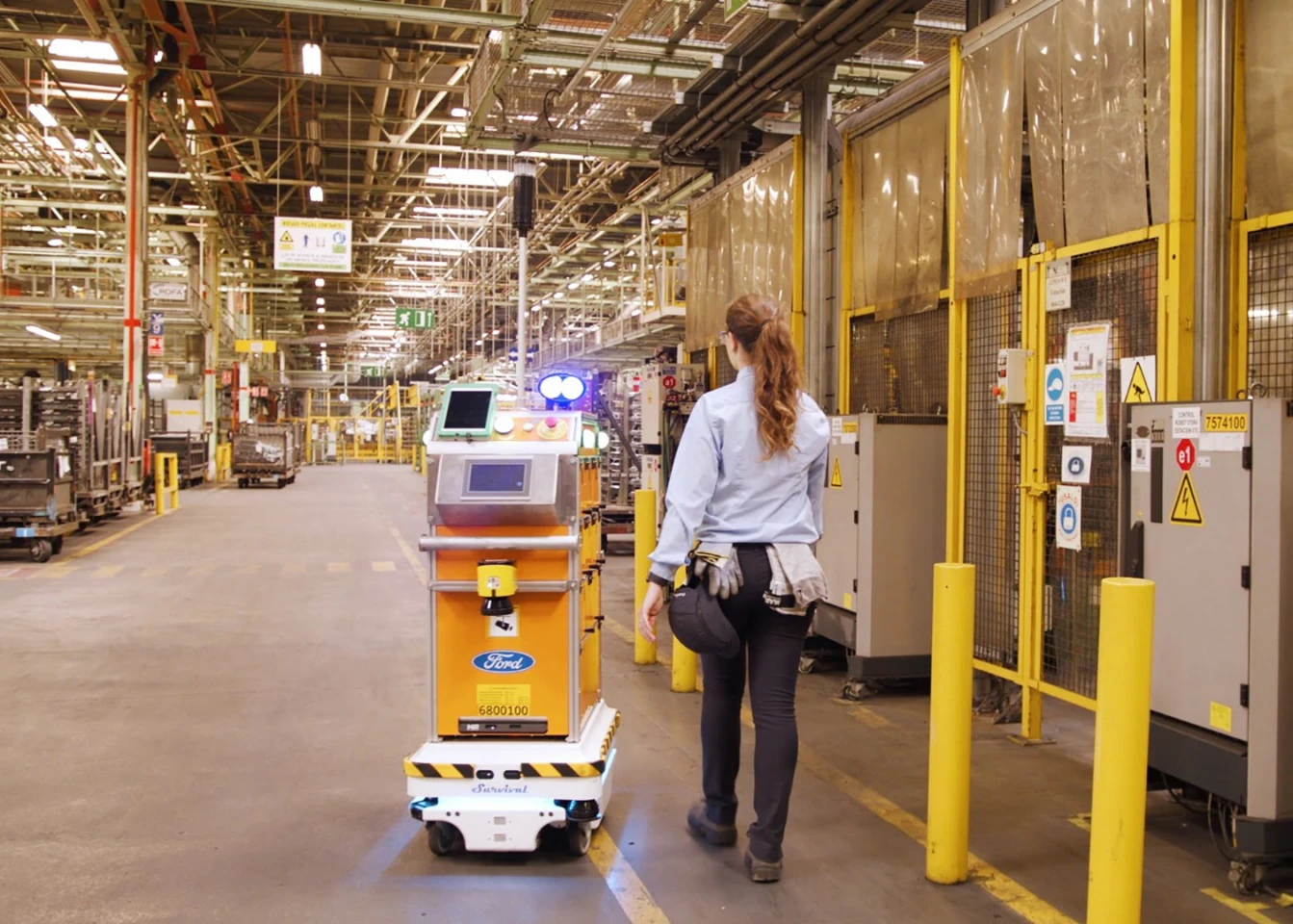 The self-driving Survival robot can detect obstacles and remember them in the future