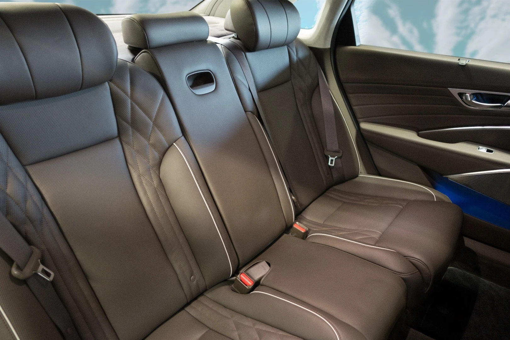 Seating in the back of the 2019 Kia K900 may be comfortable enough that calling "shotgun" will no longer be required